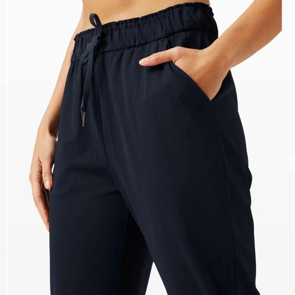 Lululemon Keep Moving Pant 7/8 High-RiseTrue Navy Size 10 Newer Release - Picture 2 of 8